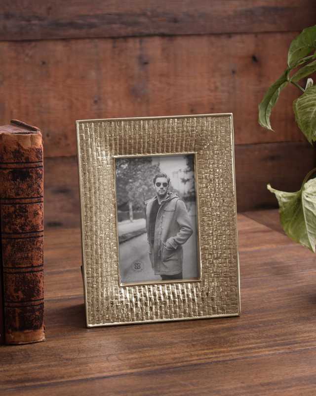 FRAME Sierra Modern Nassau Frame, 4" x 6"